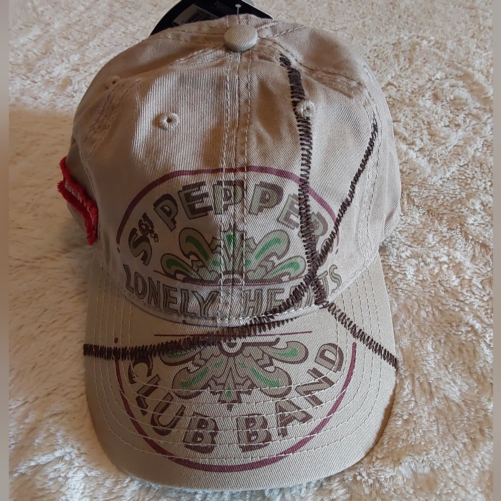 🌺 NWT Beatles Collectible Embroidered Unisex Cap